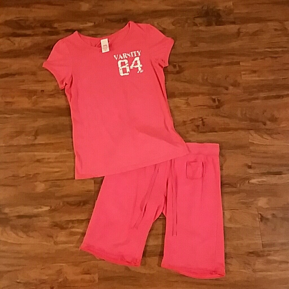 Butterfly pattern casual outfit